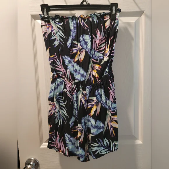 H&M Rompers - Picture 1 of 1